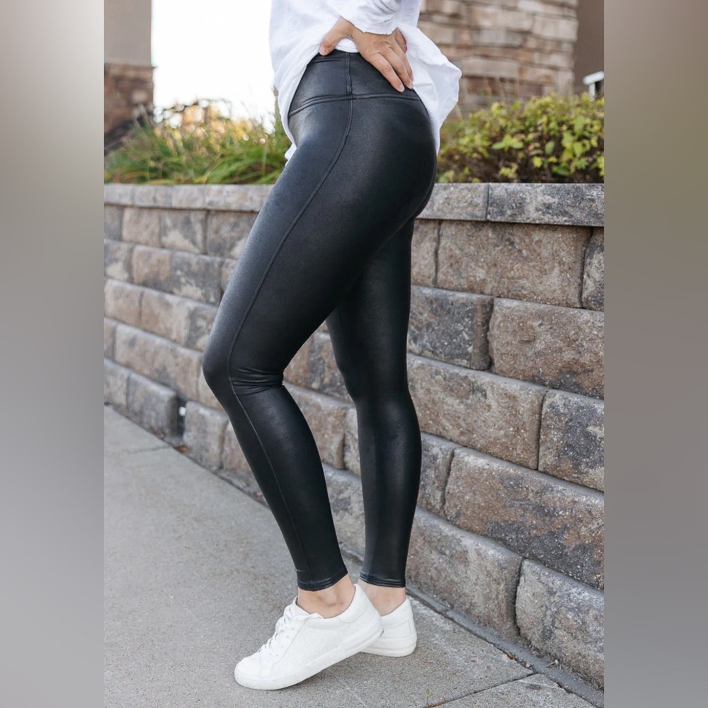 Spanx faux leather leggings size Medium - Picture 3 of 5